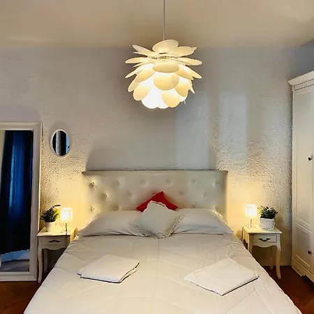 Apartment Square