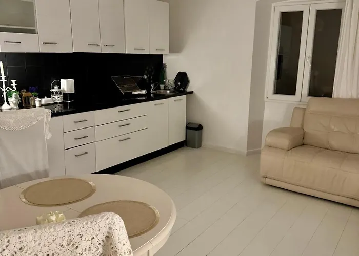 Apartment Square