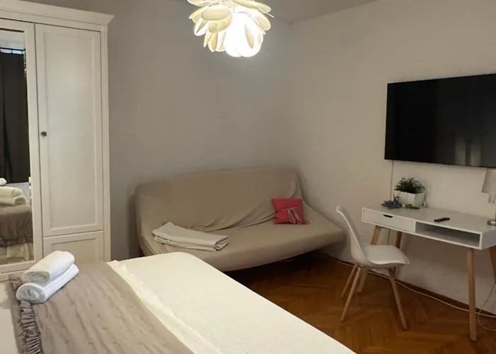Apartment Square